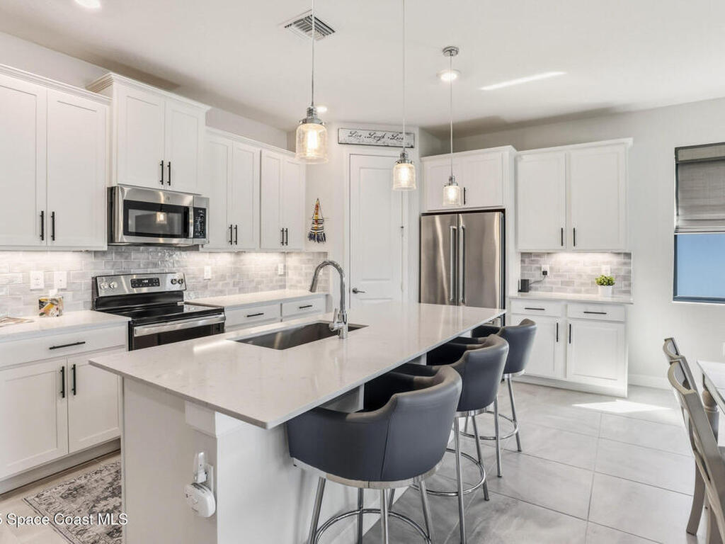 1572 Great Belt Circle, Melbourne, FL 32940