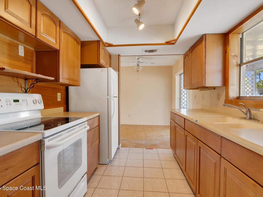 1781 SE Fairfield Street, Port St. Lucie, FL 34983