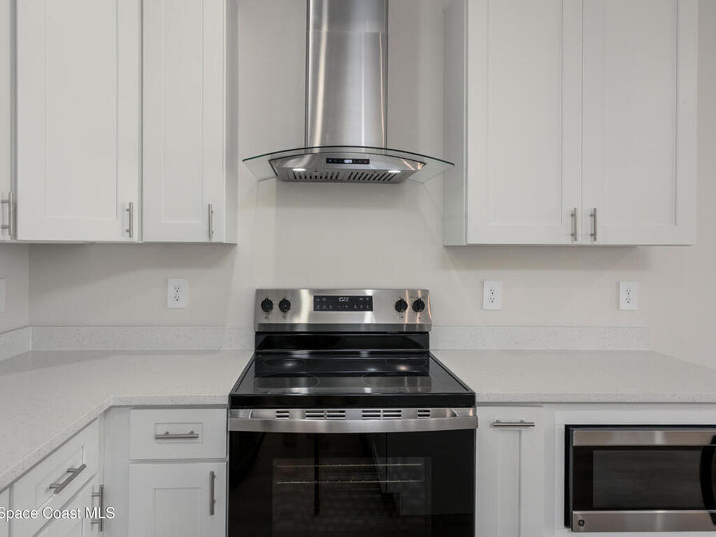 132 Caracas Road, DeBary, FL 32713