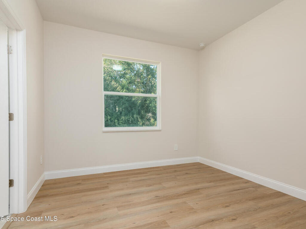 132 Caracas Road, DeBary, FL 32713