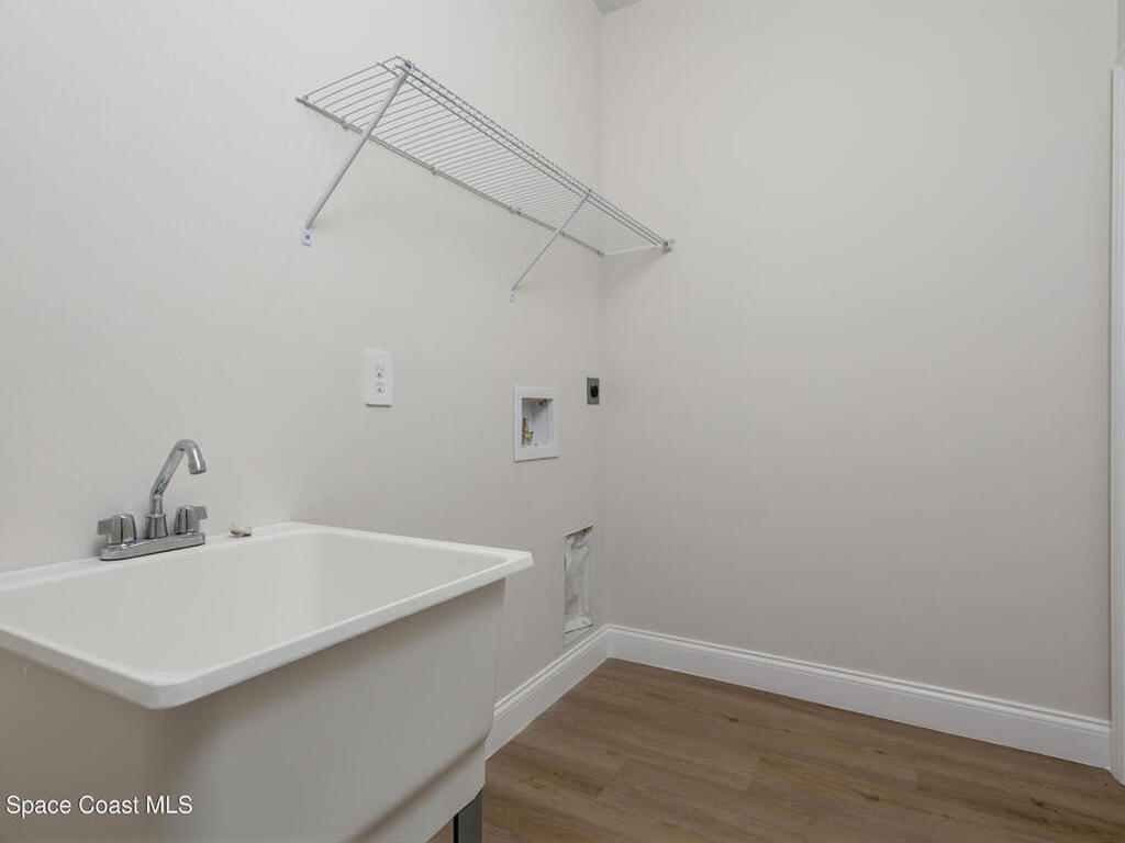 132 Caracas Road, DeBary, FL 32713