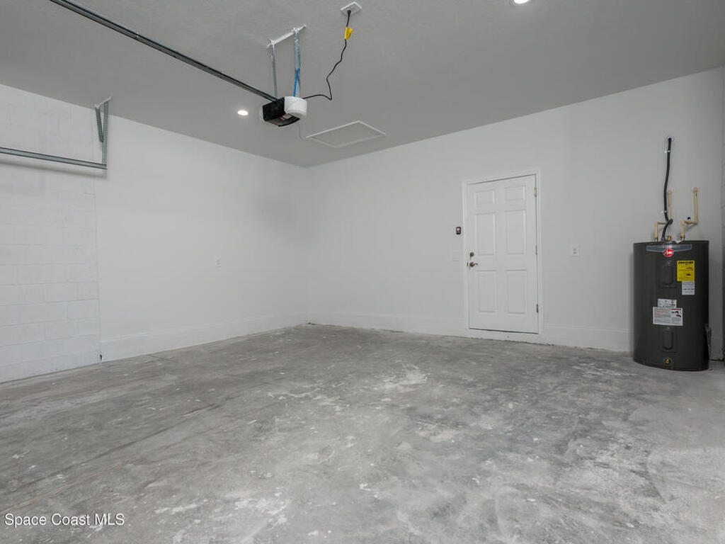 132 Caracas Road, DeBary, FL 32713