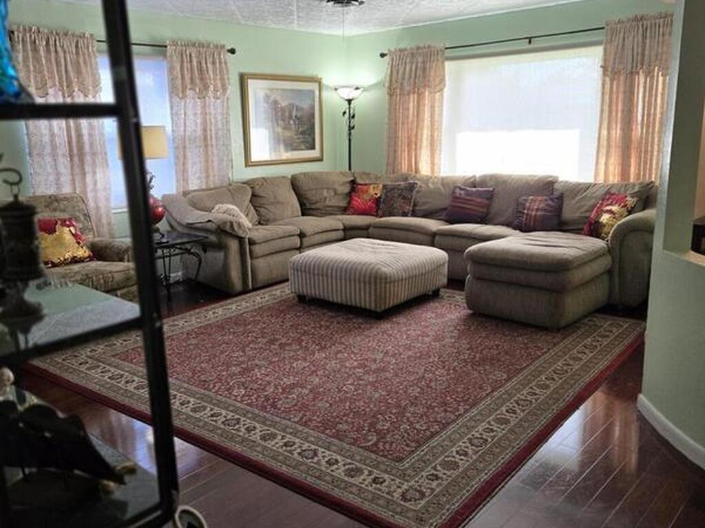 310 Glenwood Avenue, Satellite Beach, FL 32937