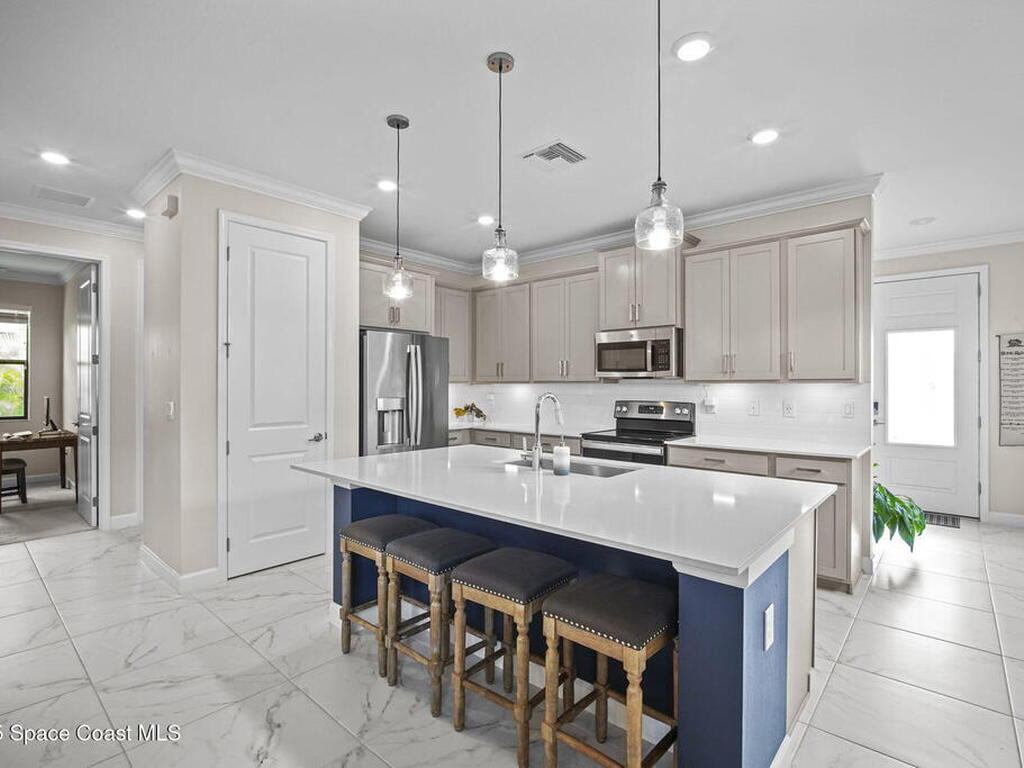 2062 Great Belt Circle, Melbourne, FL 32940