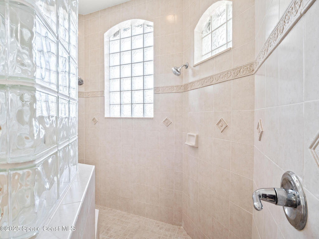 896 Yellow Wood Court, Palm Bay, FL 32909