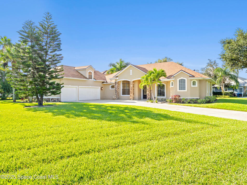 896 Yellow Wood Court, Palm Bay, FL 32909