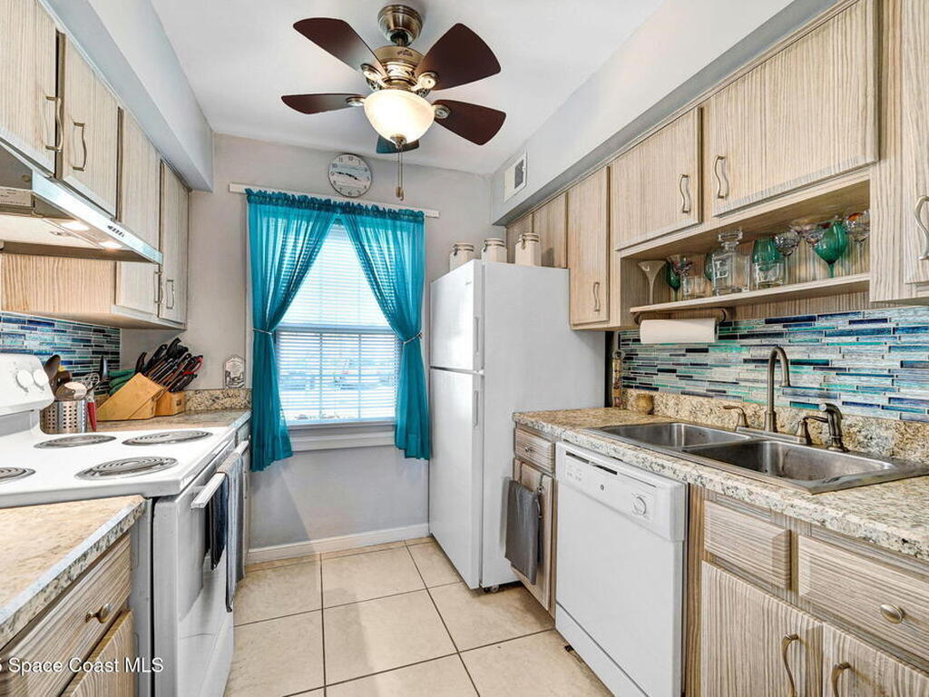 152 E East Colonial Court Court, Indian Harbour Beach, FL 32937