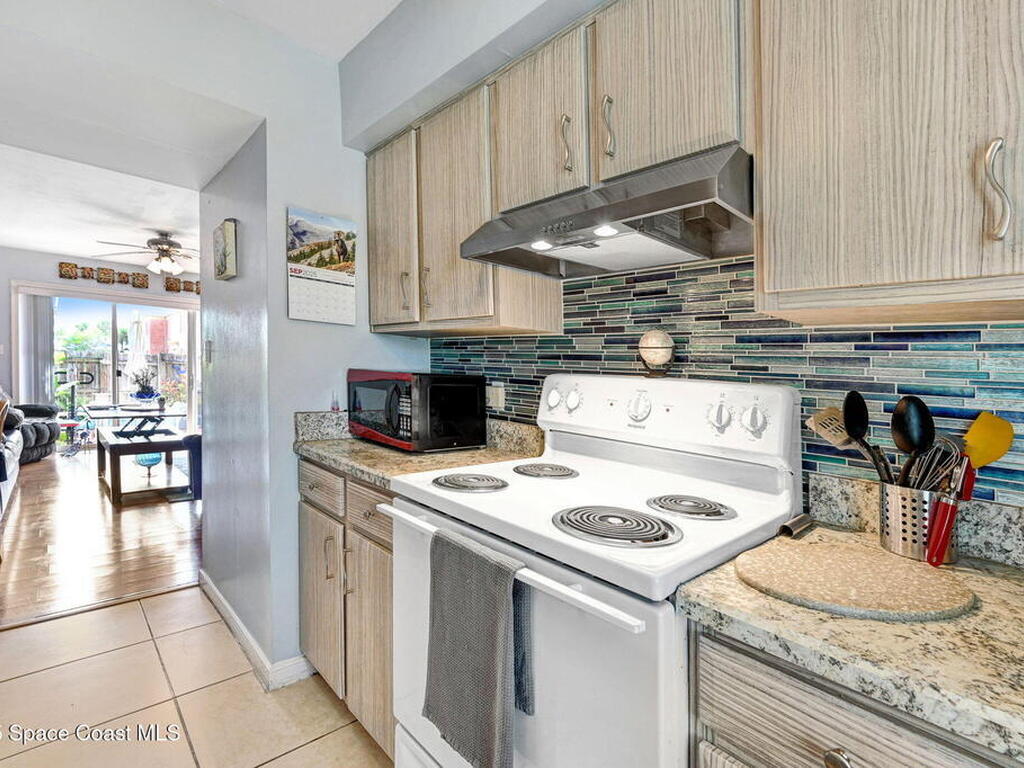 152 E East Colonial Court Court, Indian Harbour Beach, FL 32937