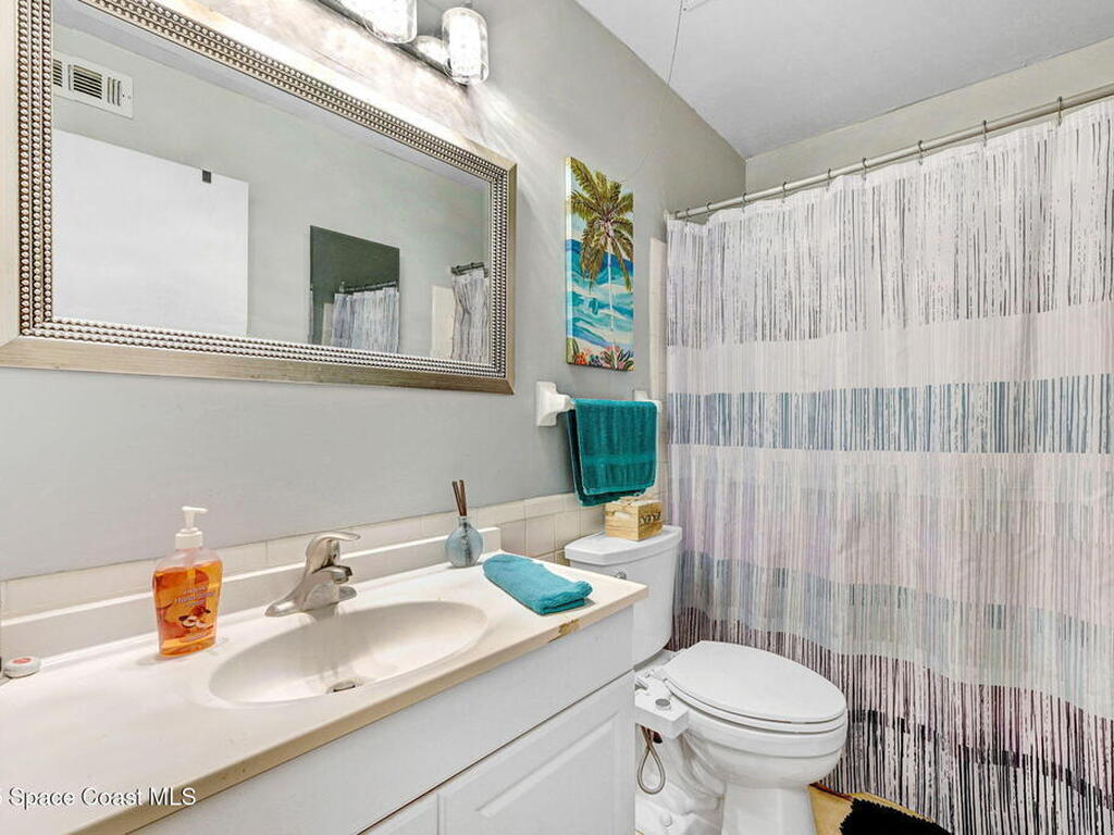 152 E East Colonial Court Court, Indian Harbour Beach, FL 32937