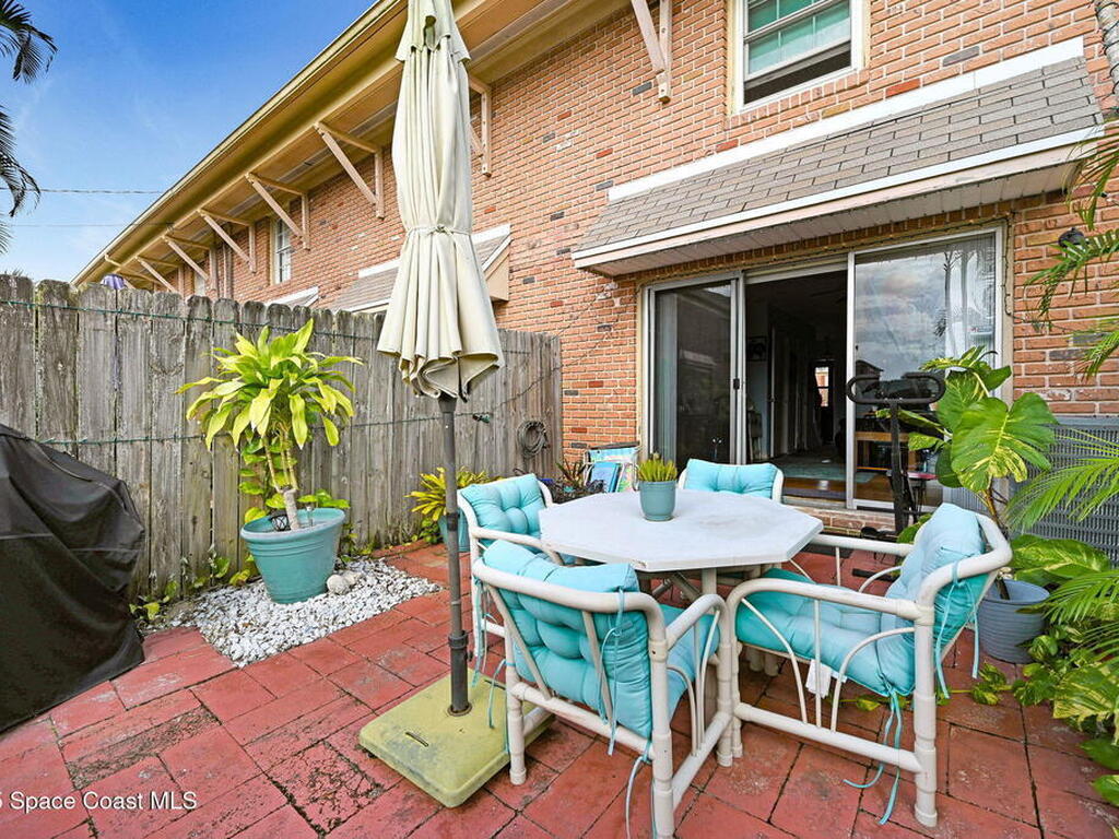 152 E East Colonial Court Court, Indian Harbour Beach, FL 32937