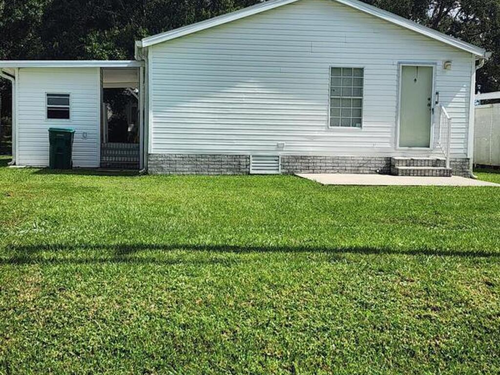 1055 Wren Circle, Barefoot Bay, FL 32976