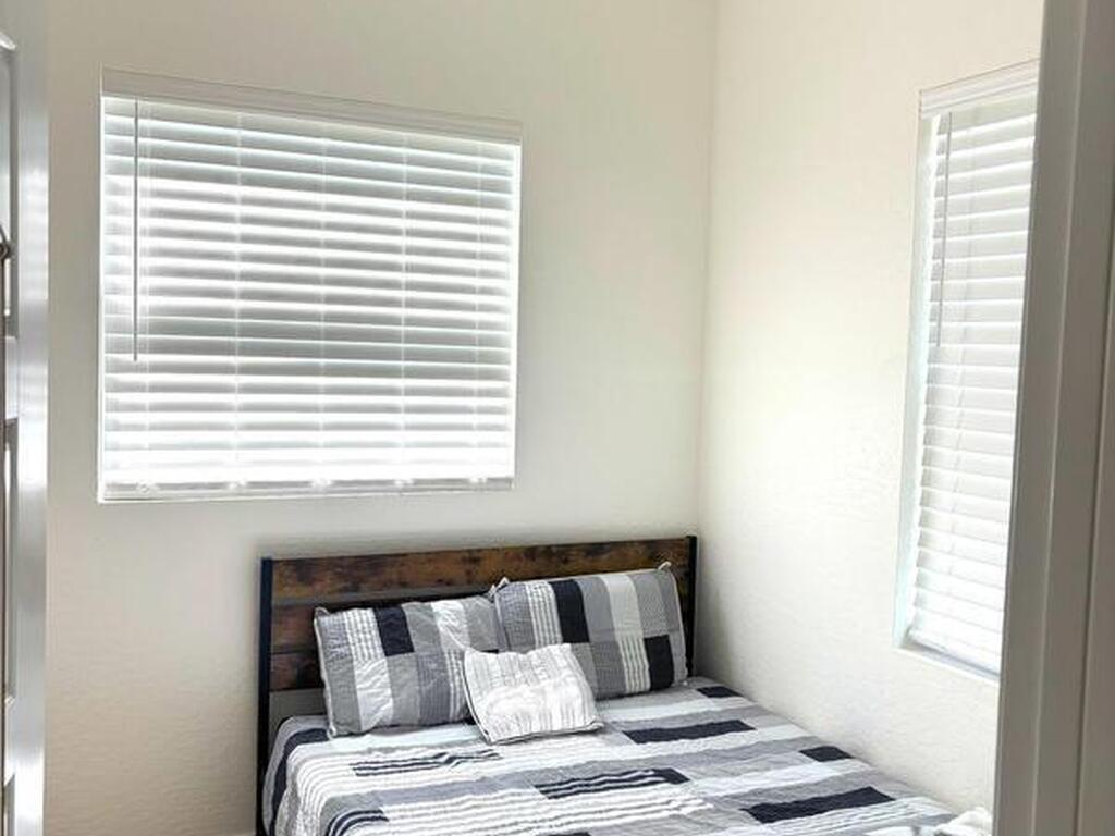 5570 Sanctuary Avenue, Grant, FL 32949