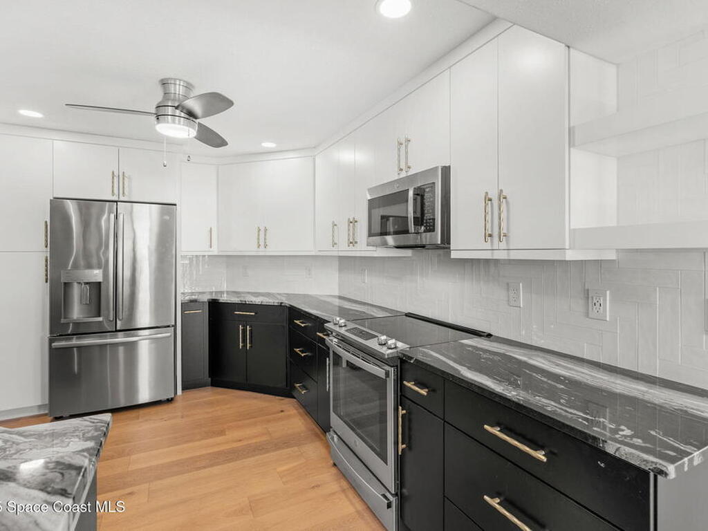 800 Del Rio Way, Merritt Island, FL 32953