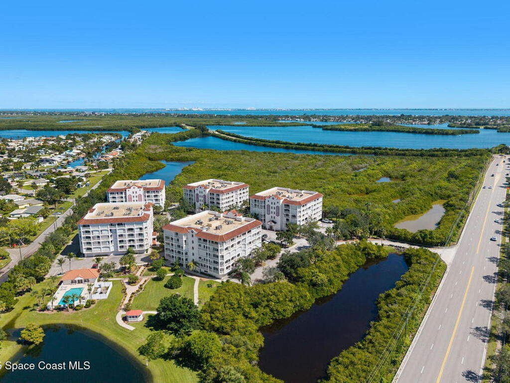 800 Del Rio Way, Merritt Island, FL 32953