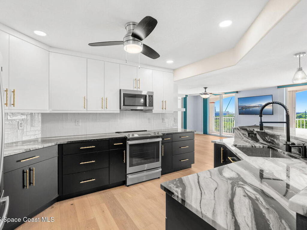 800 Del Rio Way, Merritt Island, FL 32953