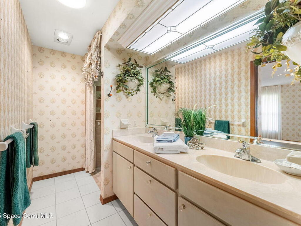 4 Colonial Way, Indian Harbour Beach, FL 32937