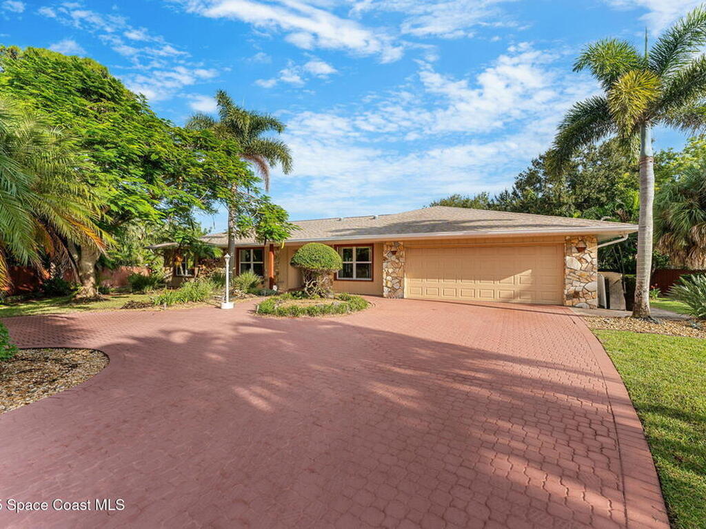 4 Colonial Way, Indian Harbour Beach, FL 32937