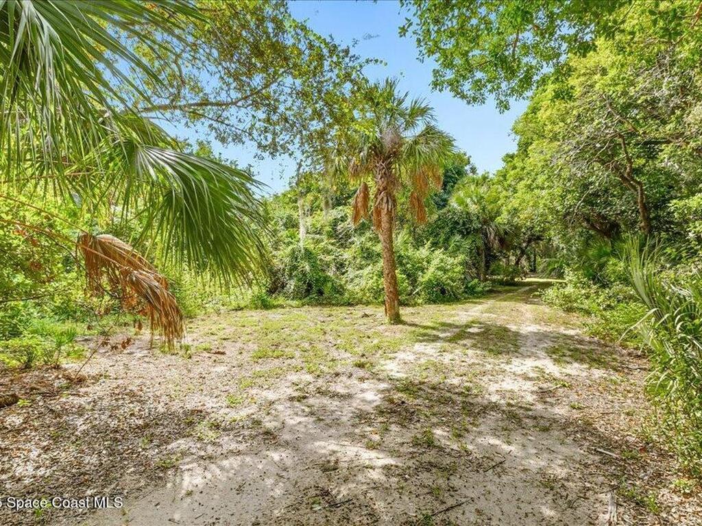 6555 S Tropical Trail, Merritt Island, FL 32952