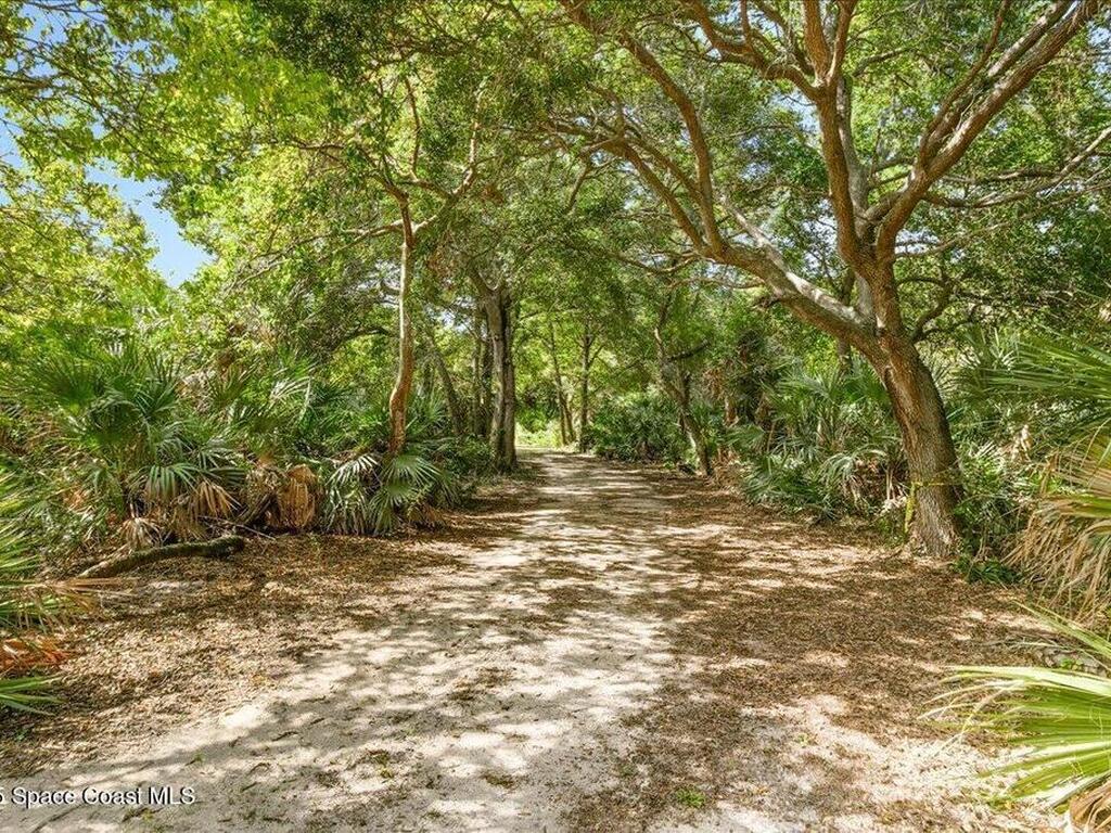 6555 S Tropical Trail, Merritt Island, FL 32952