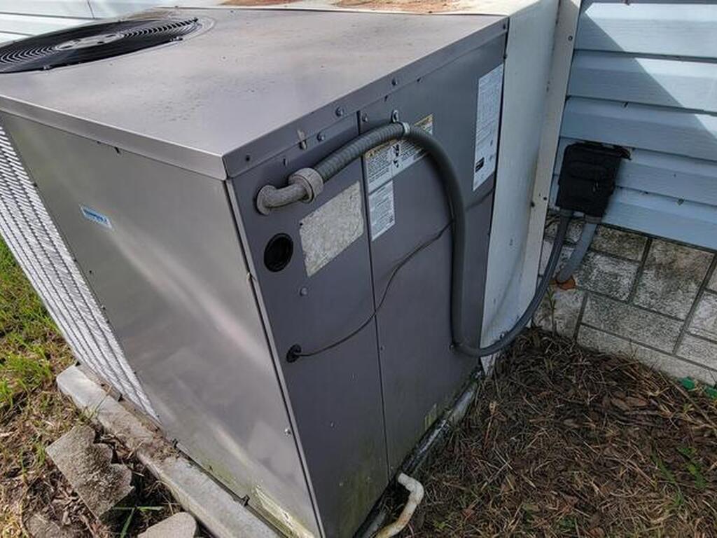 474 Marlin Circle, Barefoot Bay, FL 32976