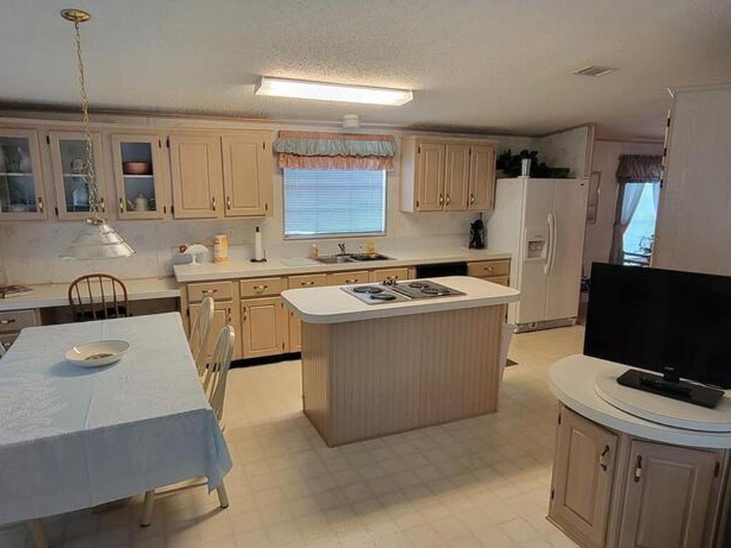 474 Marlin Circle, Barefoot Bay, FL 32976