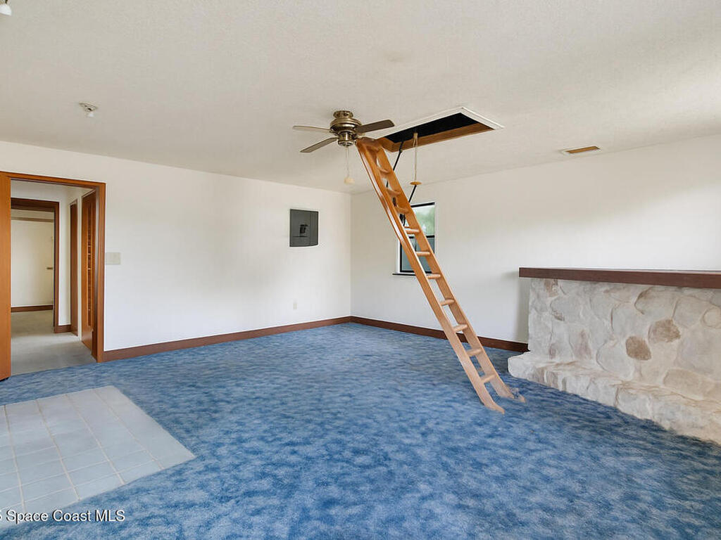 398 SW Ray Avenue, Port St. Lucie, FL 34983