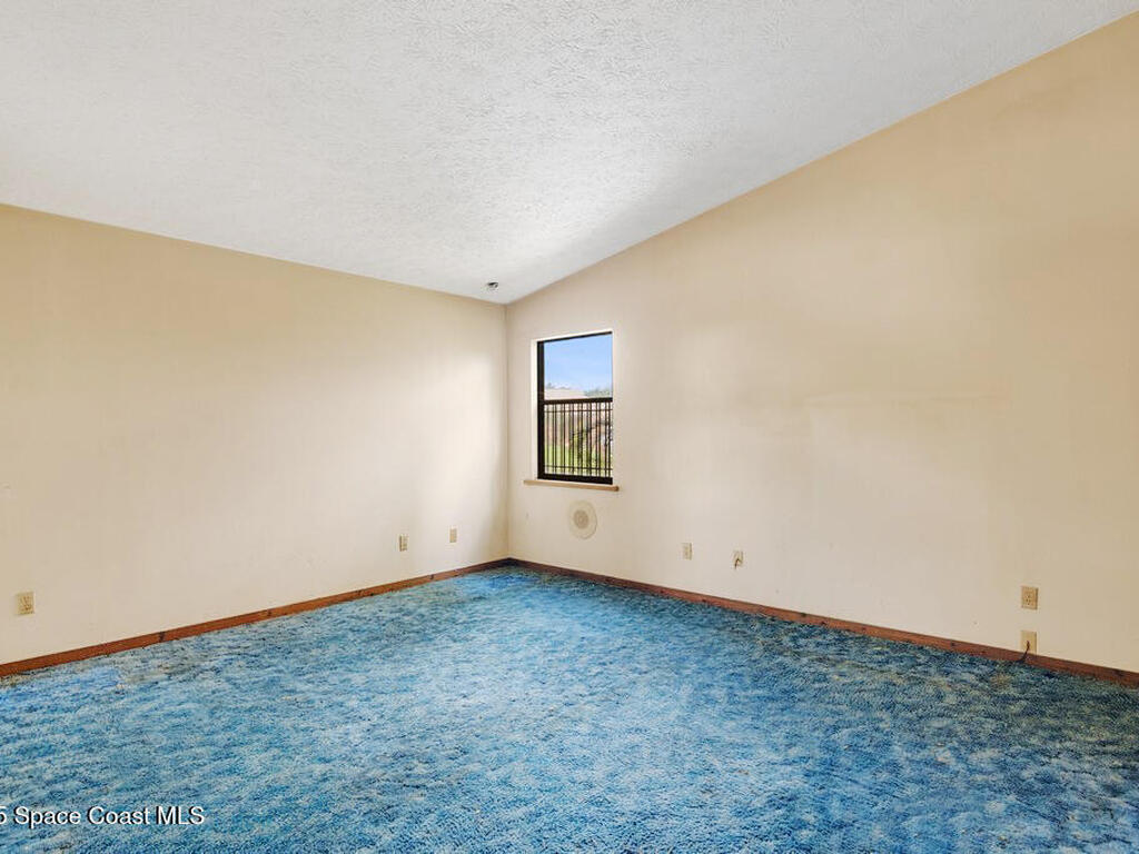 398 SW Ray Avenue, Port St. Lucie, FL 34983