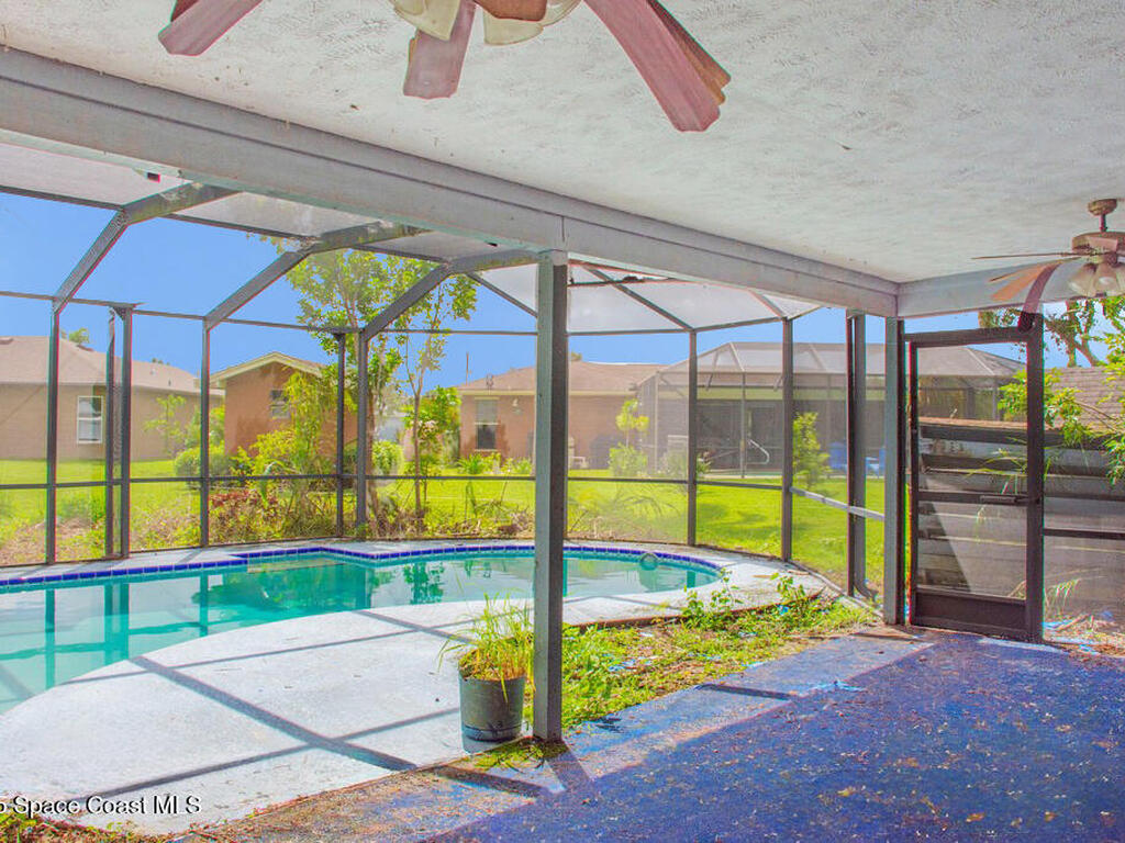 398 SW Ray Avenue, Port St. Lucie, FL 34983