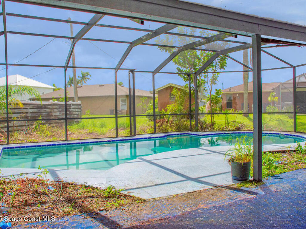 398 SW Ray Avenue, Port St. Lucie, FL 34983