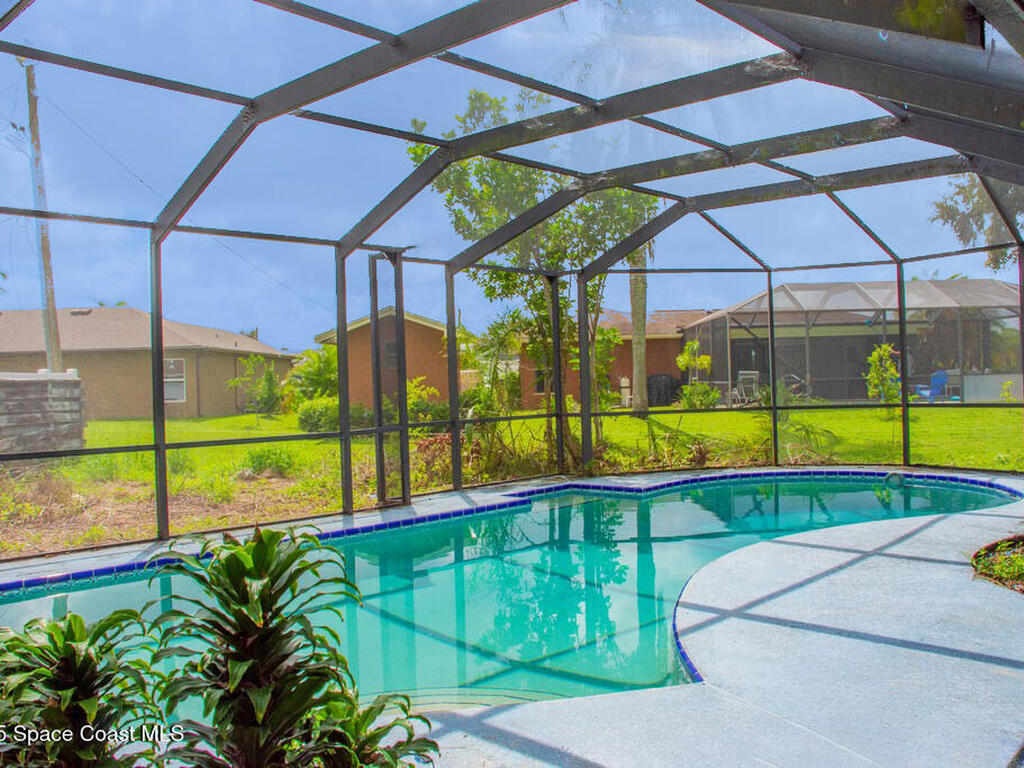 398 SW Ray Avenue, Port St. Lucie, FL 34983