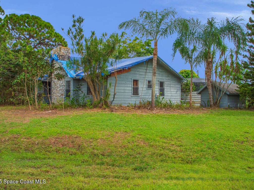 398 SW Ray Avenue, Port St. Lucie, FL 34983