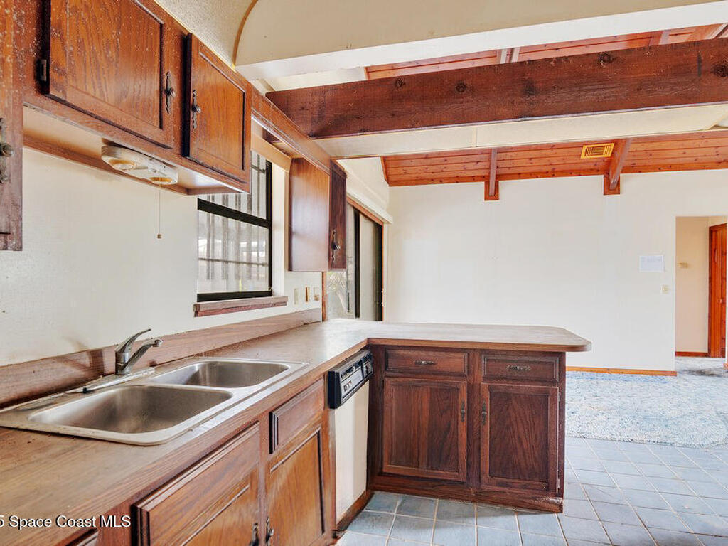 398 SW Ray Avenue, Port St. Lucie, FL 34983