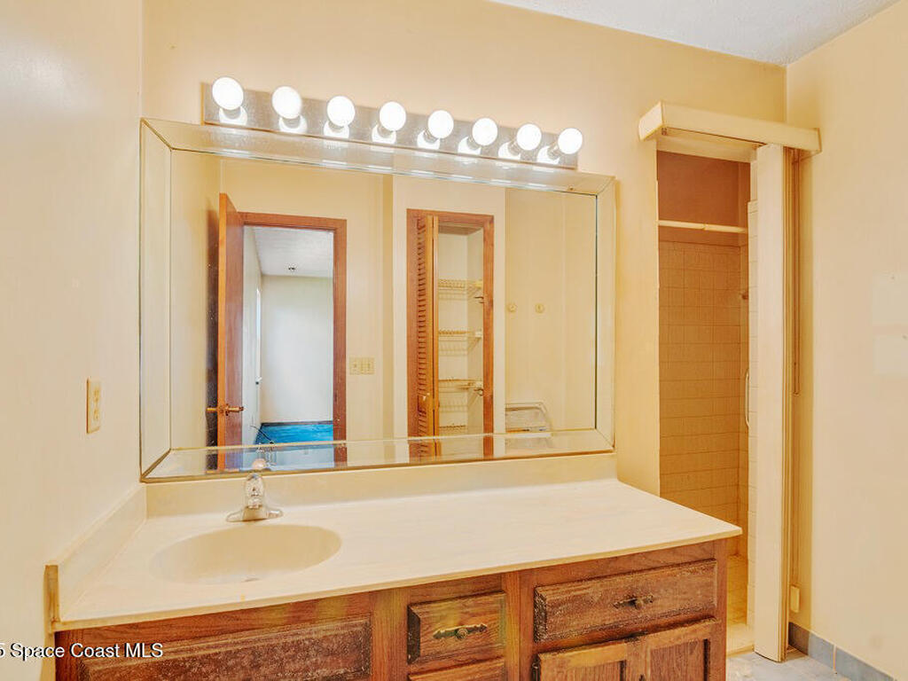 398 SW Ray Avenue, Port St. Lucie, FL 34983