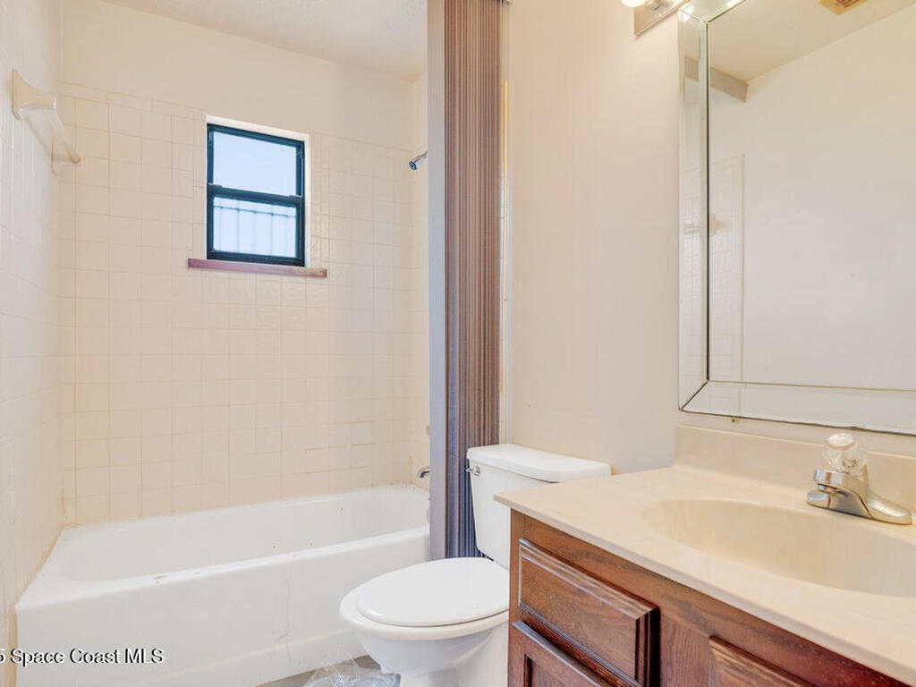 398 SW Ray Avenue, Port St. Lucie, FL 34983