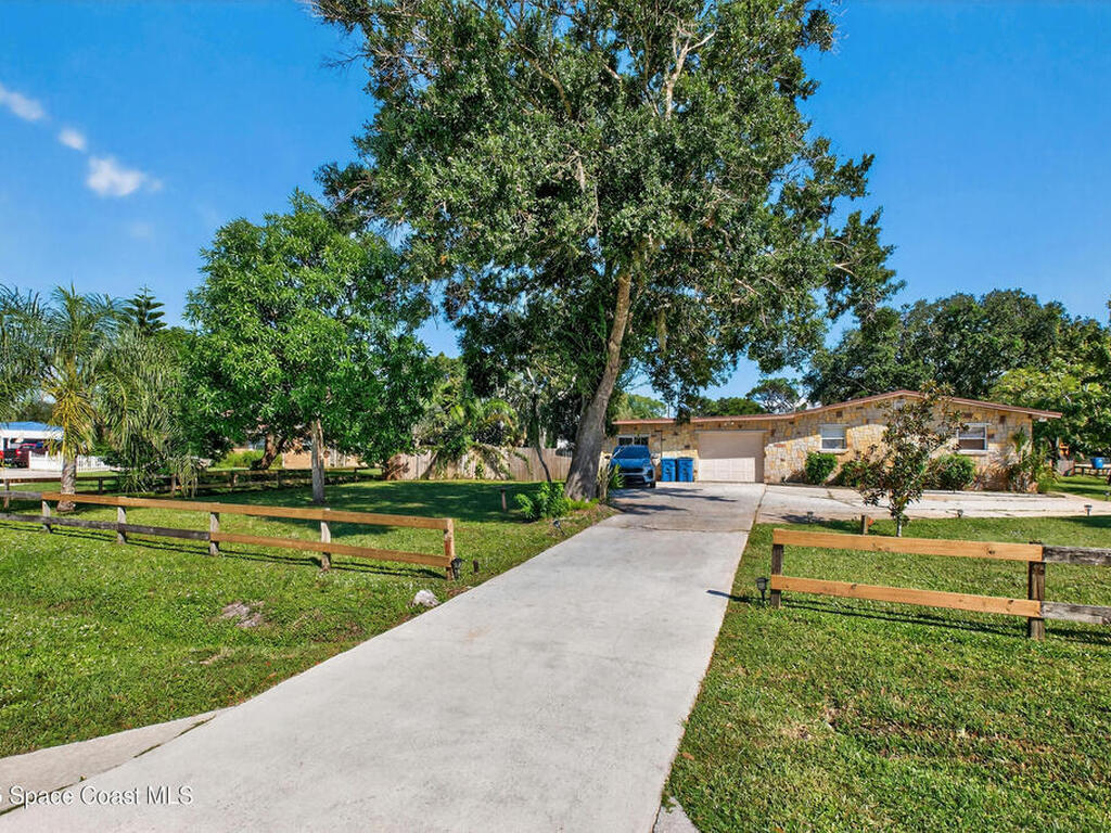 853 Knecht Road, Palm Bay, FL 32905