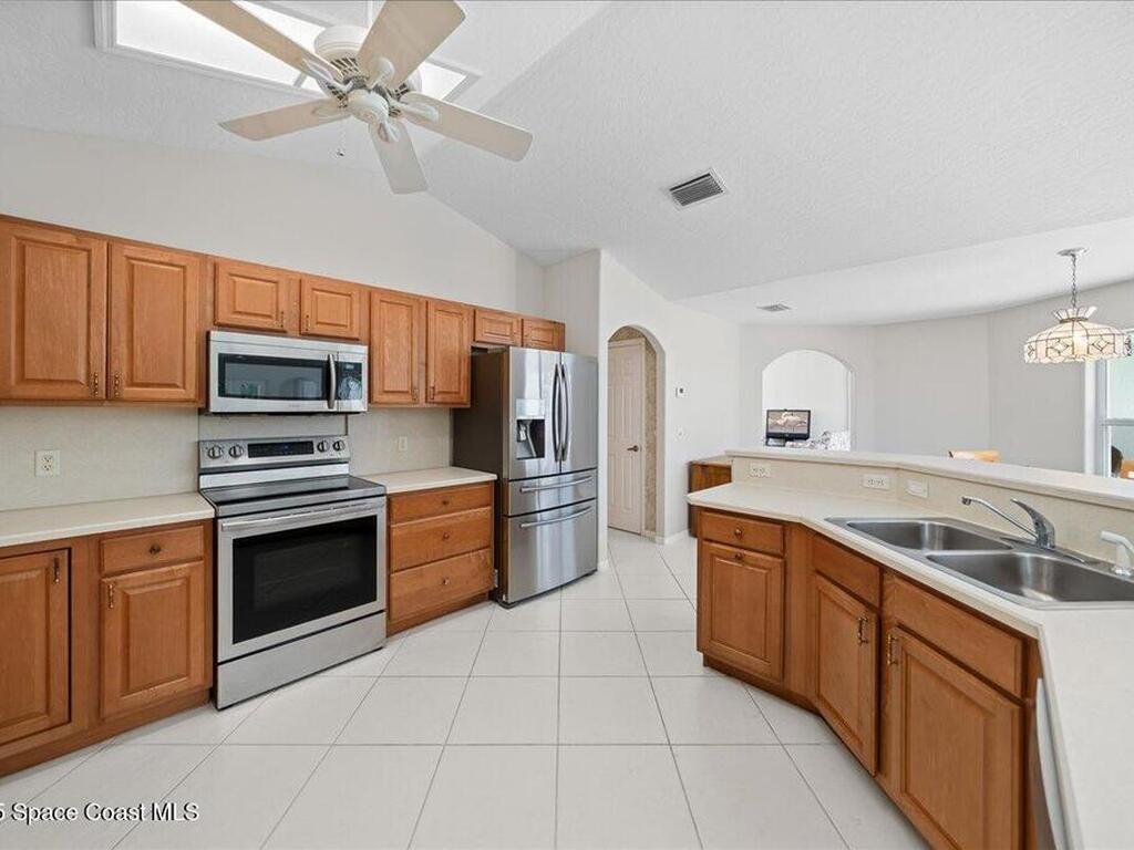 7965 93rd Avenue, Vero Beach, FL 32967