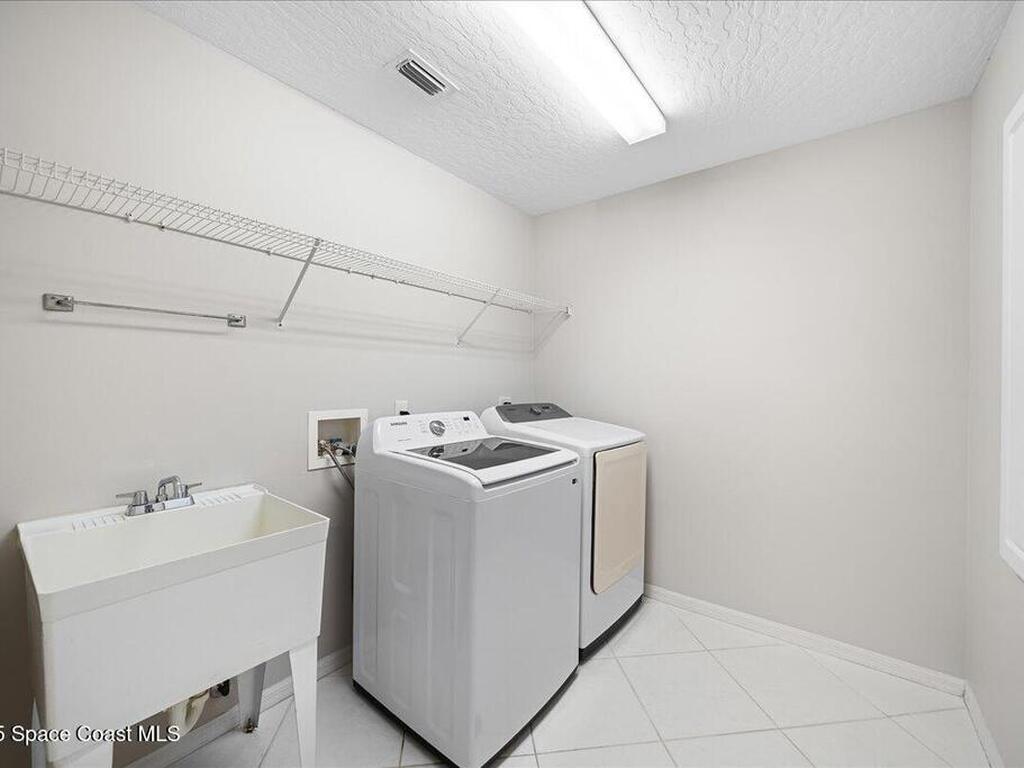 7965 93rd Avenue, Vero Beach, FL 32967