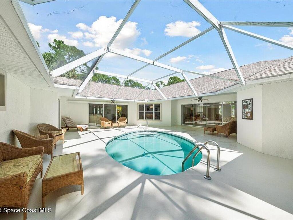 7965 93rd Avenue, Vero Beach, FL 32967