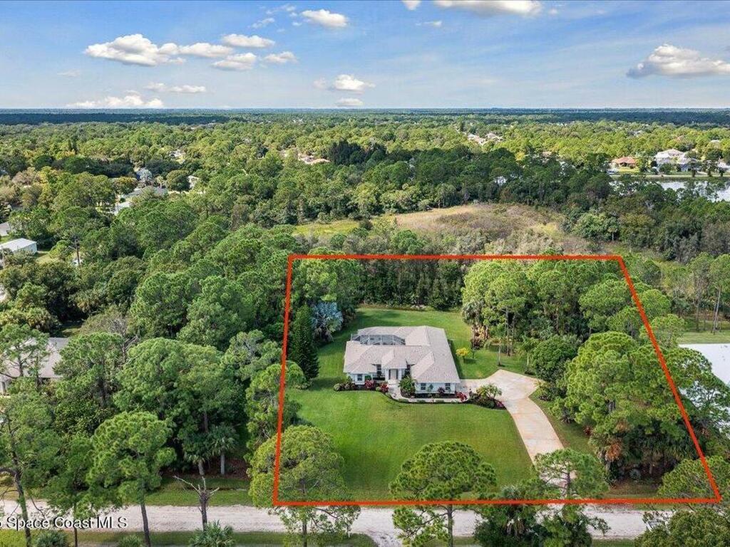 7965 93rd Avenue, Vero Beach, FL 32967