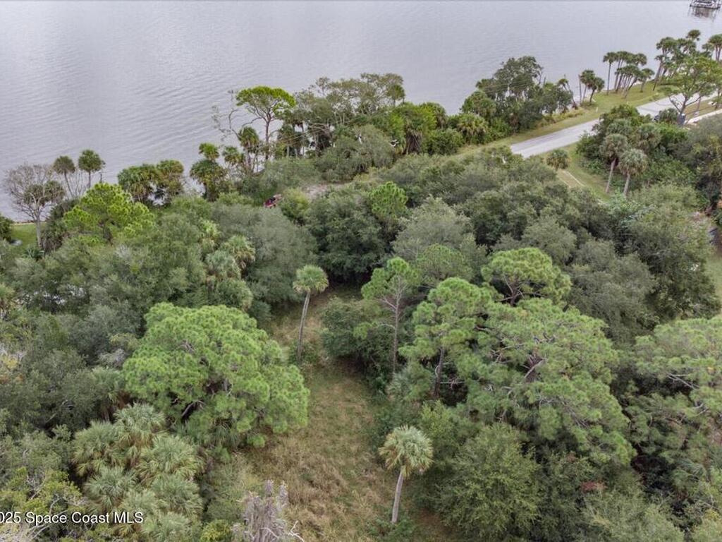 5122 Riveredge Drive, Titusville, FL 32780