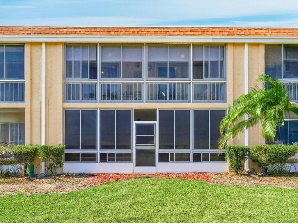 2135 N Courtenay Parkway, Merritt Island, FL 32953