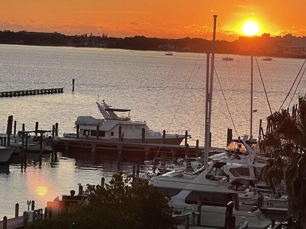 15 N Indian River Drive, Cocoa, FL 32922