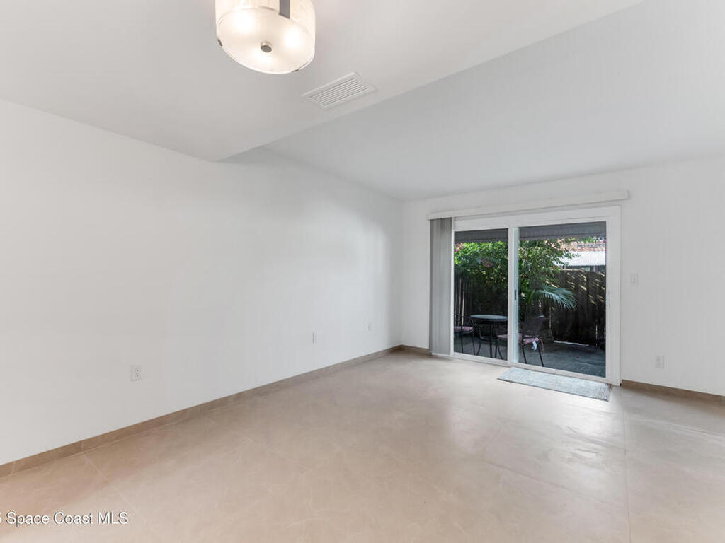 2200 S Palmetto Avenue, South Daytona, FL 32119