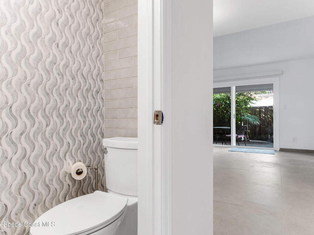 2200 S Palmetto Avenue, South Daytona, FL 32119