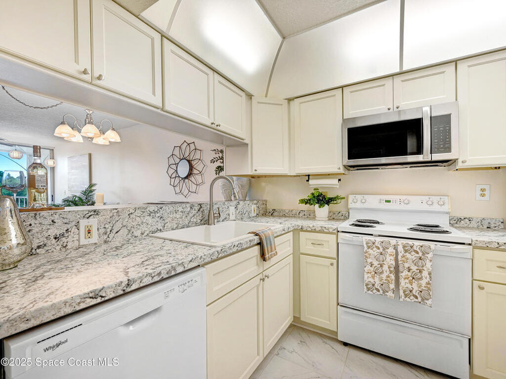 1410 Huntington Lane, Rockledge, FL 32955