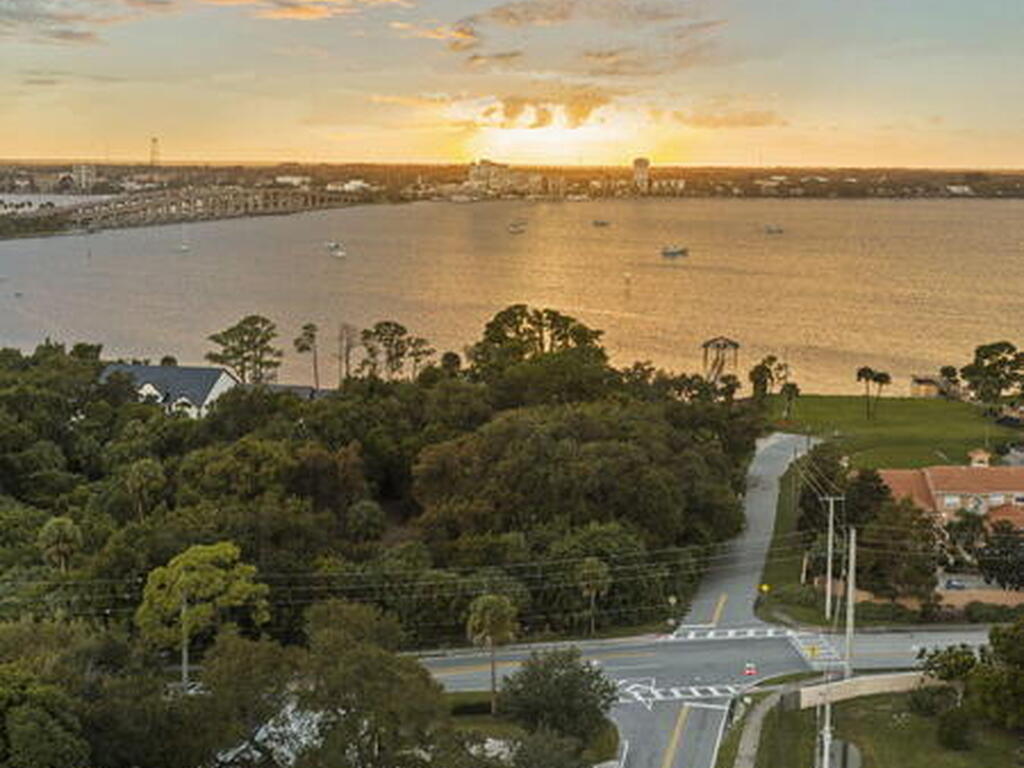 Merritt Avenue, Merritt Island, FL 32953