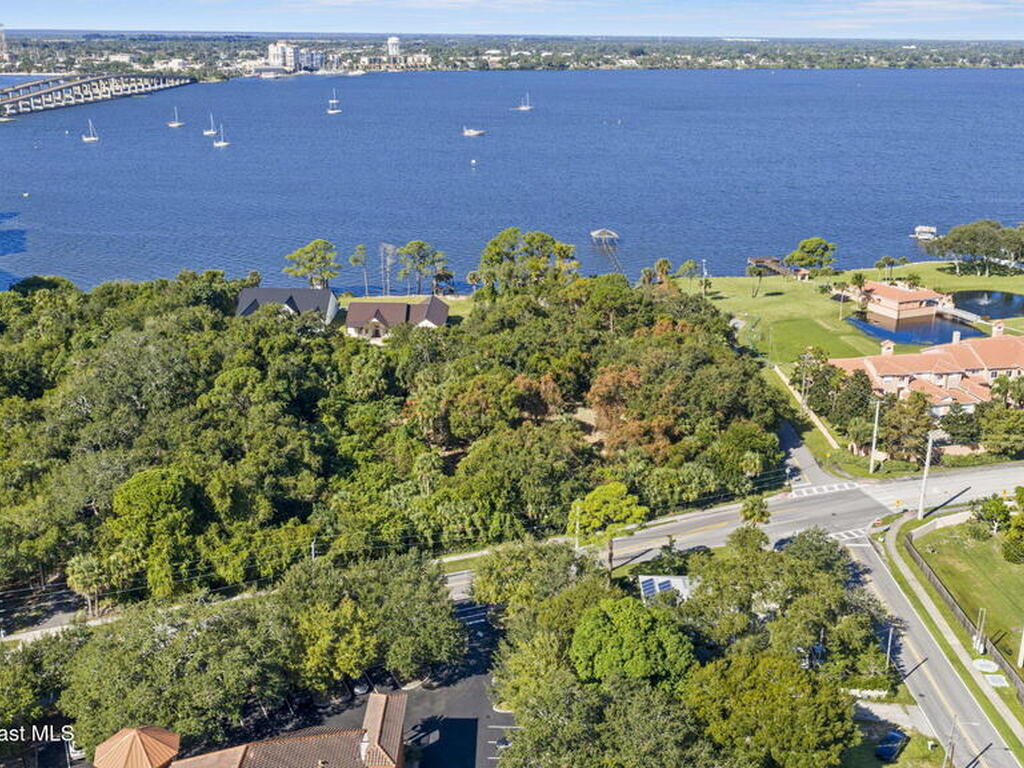 Merritt Avenue, Merritt Island, FL 32953