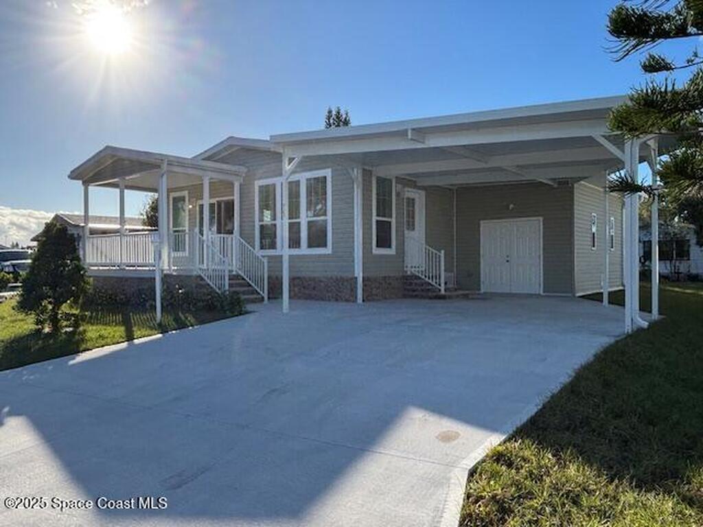 723 Hyacinth Circle, Barefoot Bay, FL 32976