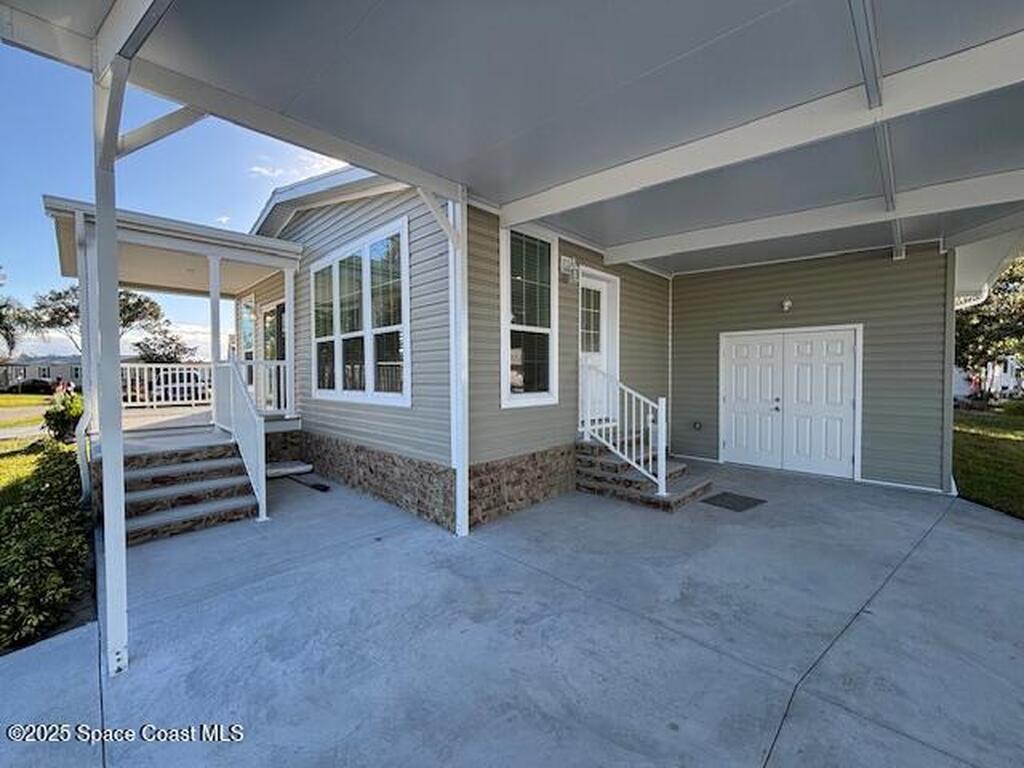 723 Hyacinth Circle, Barefoot Bay, FL 32976