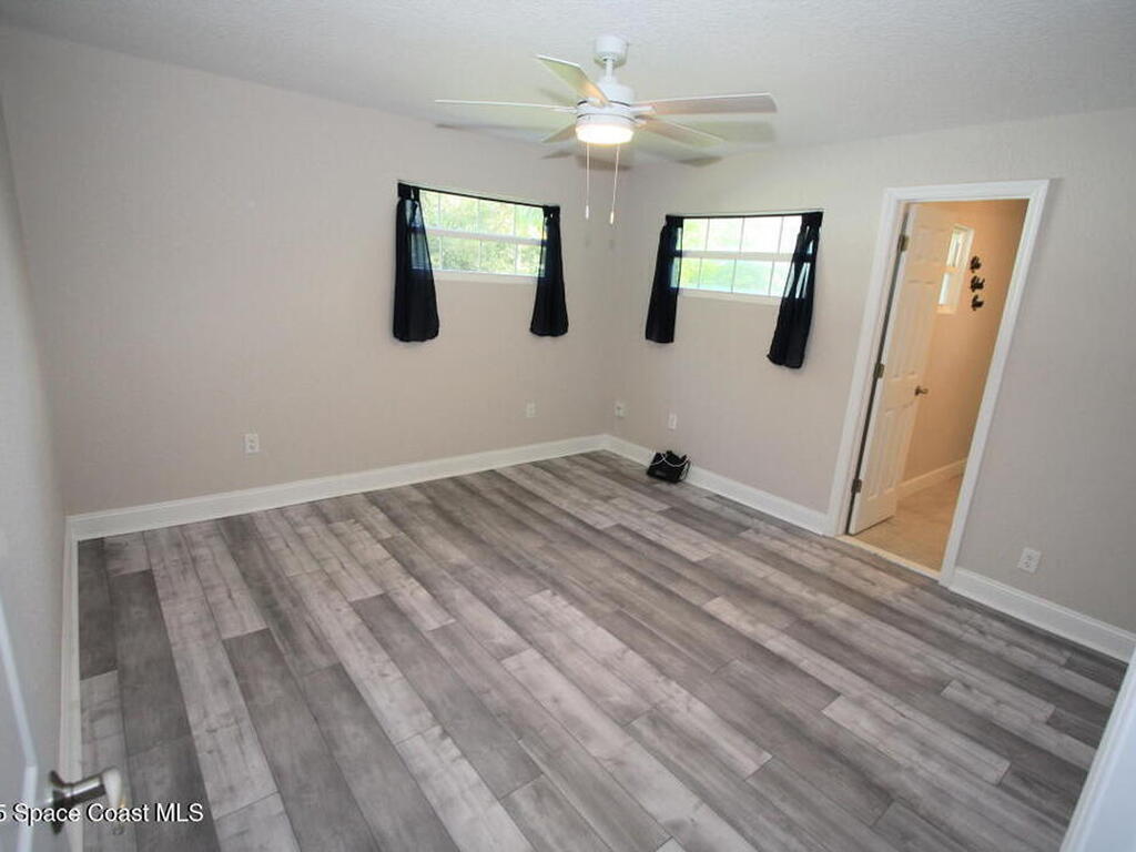 572 Orange Avenue, Sebastian, FL 32958